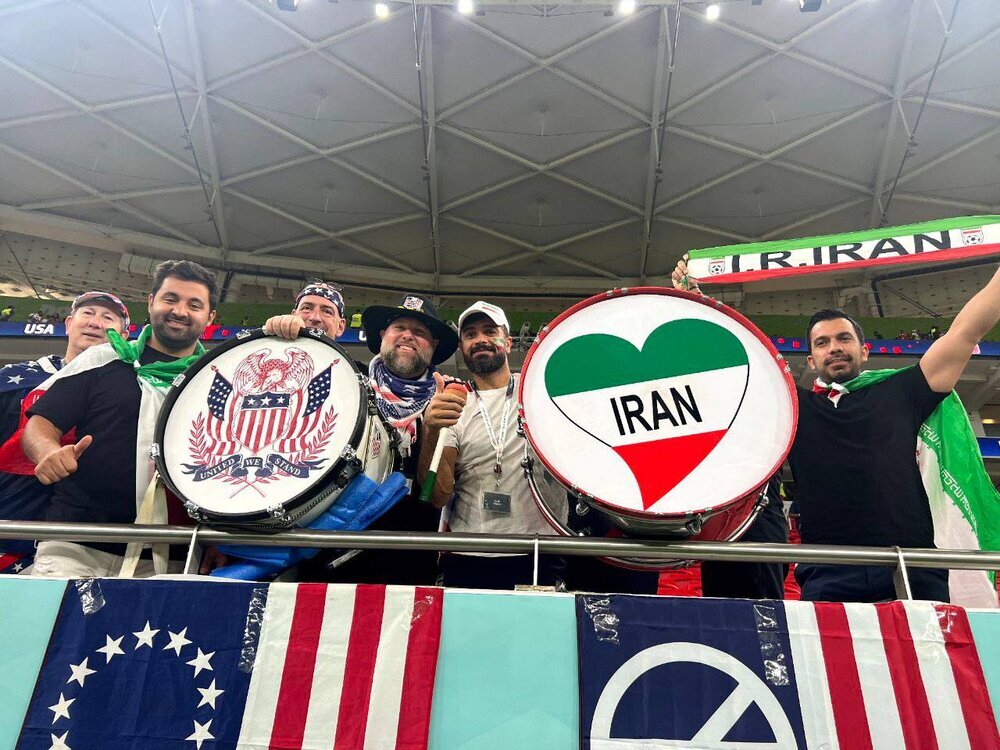 تصویری جالب از قاب مشترک تماشاگران ایرانی و آمریکایی