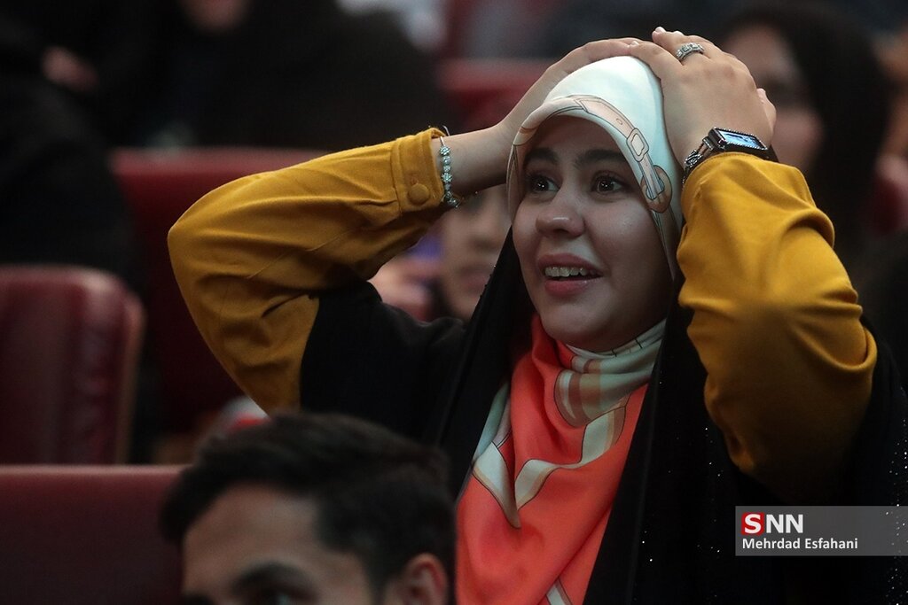 تصاویر ا وقتی ایران از صعود باز ماند ؛بغض و بهت مردم در برج میلاد