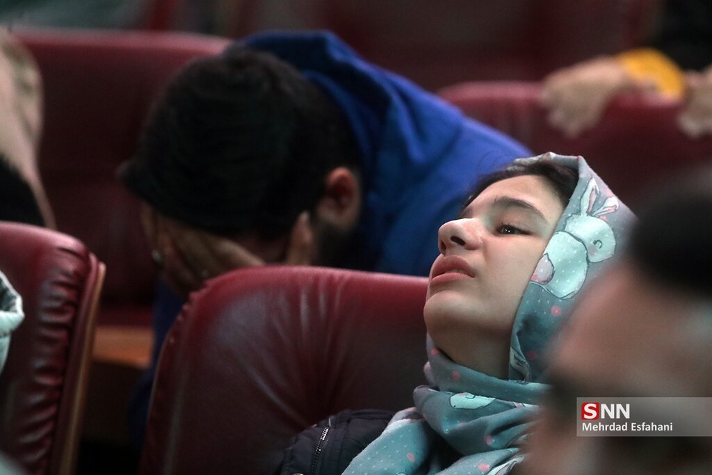 تصاویر ا وقتی ایران از صعود باز ماند ؛بغض و بهت مردم در برج میلاد