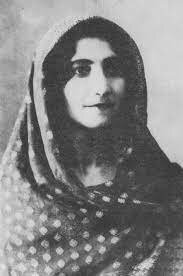   اولین کارگردان زن تئاتر ایران که بود؟