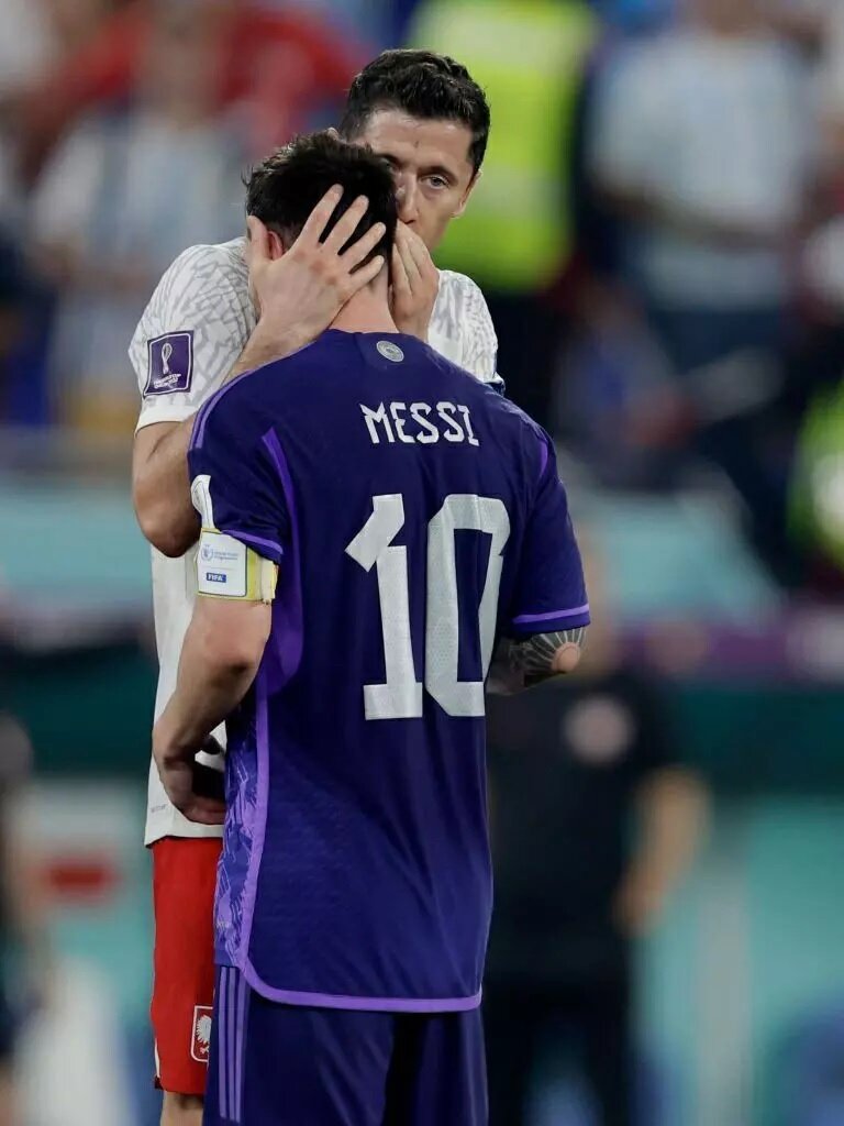 فریم به فریم با رفتار مشکوک مسی و لواندوفسکی در جام جهانی | اتفاق بحثبرانگیز بین دو فوق ستاره