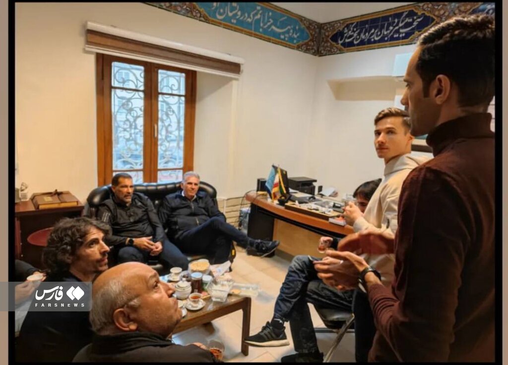 تصاویر | قدم های پاییزی کی روش در تهران | گردشگری بعد از حذف تلخ تیم ملی از جام جهانی