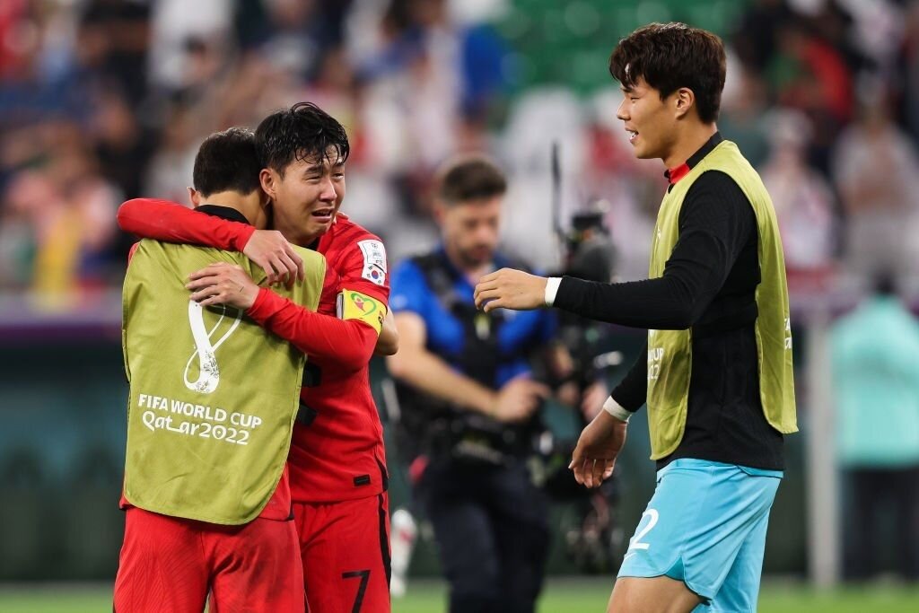 تصاویر | حسرت ایرانیها با دیدن این لحظه بزرگتر شد | کاپیتان اشک میریخت و مشت بر زمین میکوبید!