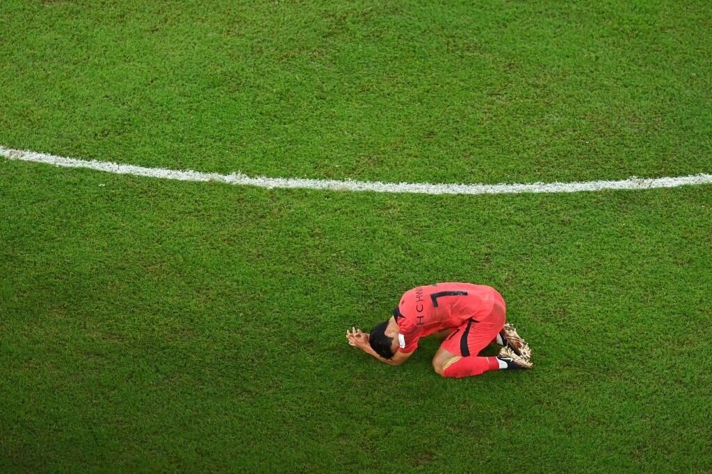 تصاویر | حسرت ایرانیها با دیدن این لحظه بزرگتر شد | کاپیتان اشک میریخت و مشت بر زمین میکوبید!