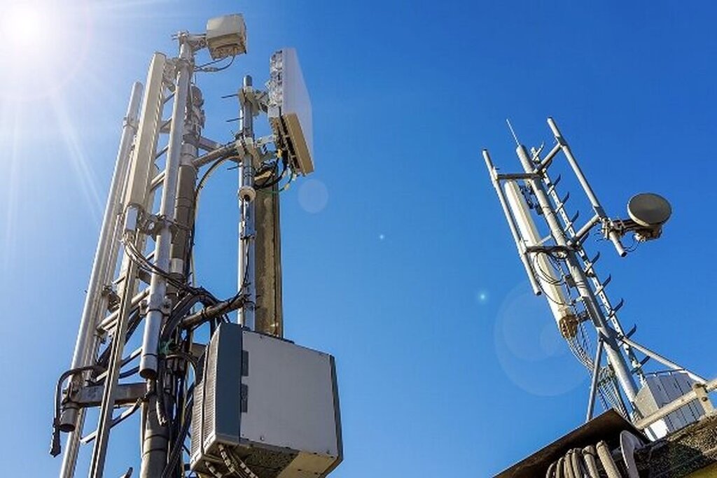 با پیگیرترین شهروند پایتخت آشنا شوید | او توانست با ۵۳ بار مراجعه دکل مخابراتی را جا به جا کند