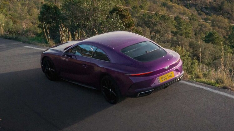 تصاویری از بنتلی بنفش که در حال آزمایش نهایی است | خودرویی لوکس به ارزش ۷۳ میلیارد تومان