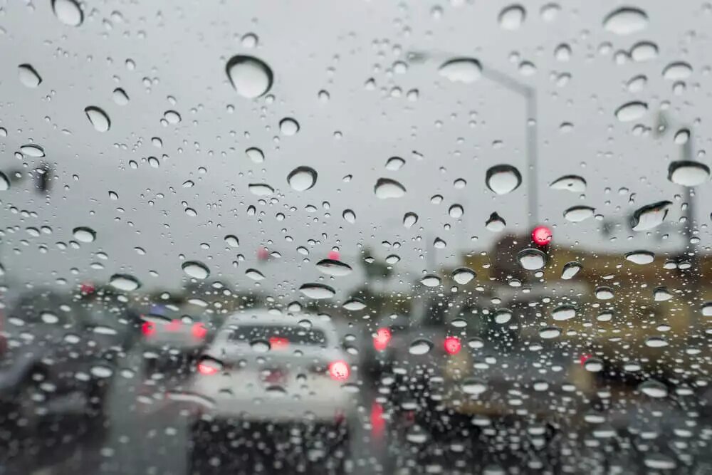 رانندگي در باران