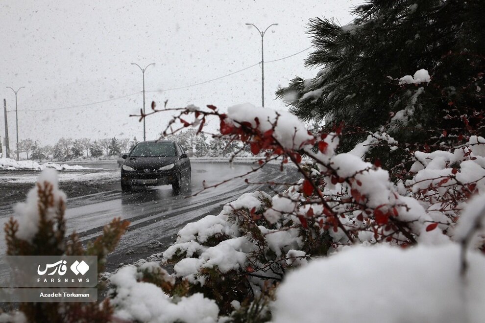 تصاویر اولین بارش برف در پایتخت | تهران روسفید شد