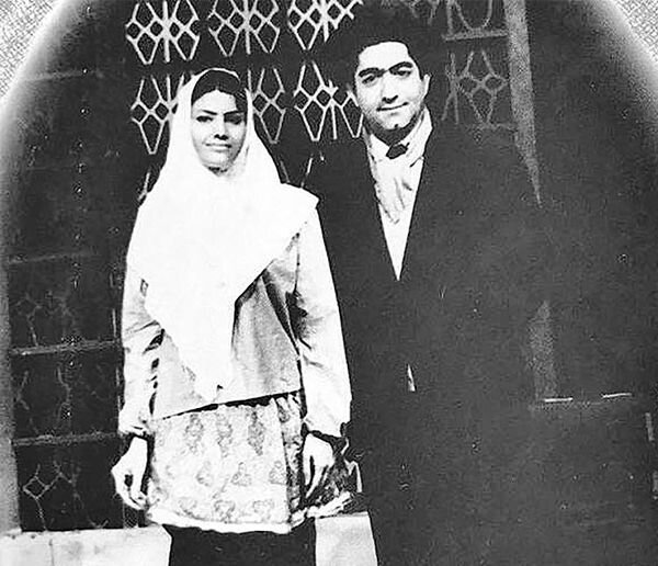 ماجرای سیلی خوردن عزتالله انتظامی | بخشی از خاطرات آقای بازیگر درباره اقامت پنهانی عبدالحسین نوشین در خانه اش