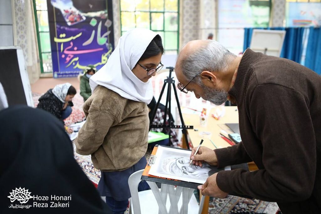 تصاویر | پرتره حاج قاسم به قلم طراحی هنرمندان