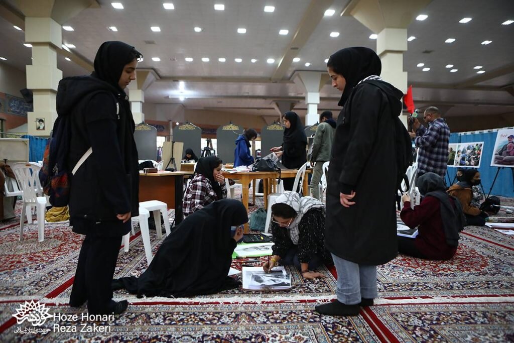 تصاویر | پرتره حاج قاسم به قلم طراحی هنرمندان