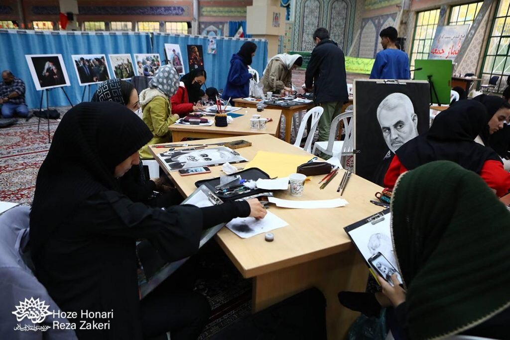 تصاویر | پرتره حاج قاسم به قلم طراحی هنرمندان