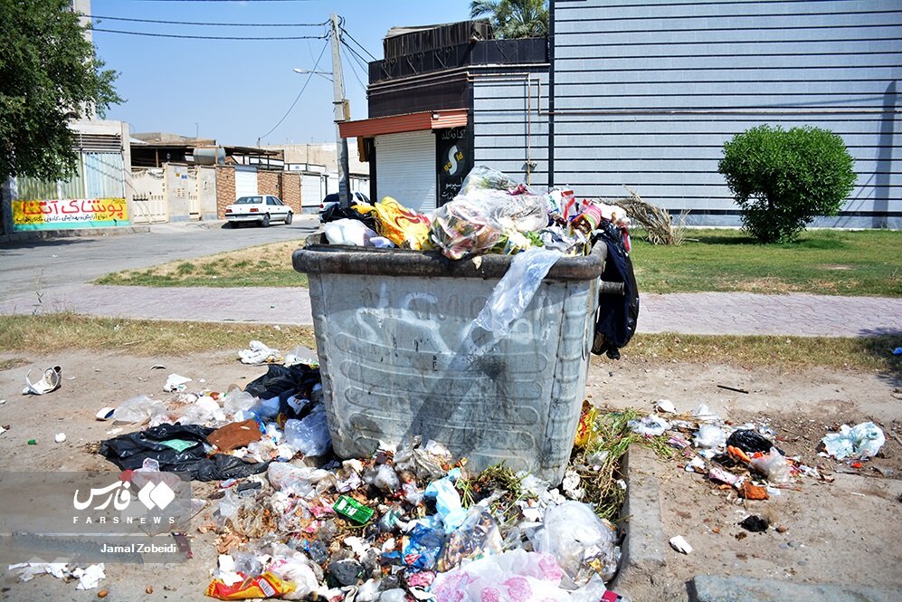 تصاویر | اهواز در تسخیر زباله | شهرداری ناتوان در تخلیه سطل‌ ها