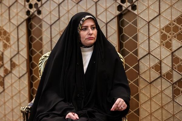 پوشش متفاوت نماینده زن پارلمان عراق در تهران