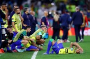 ببینید | واکنش دیوانه‌وار بیننده تلویزیونی به حذف برزیل از جام جهانی | هواداری که به سیم آخر زد!
