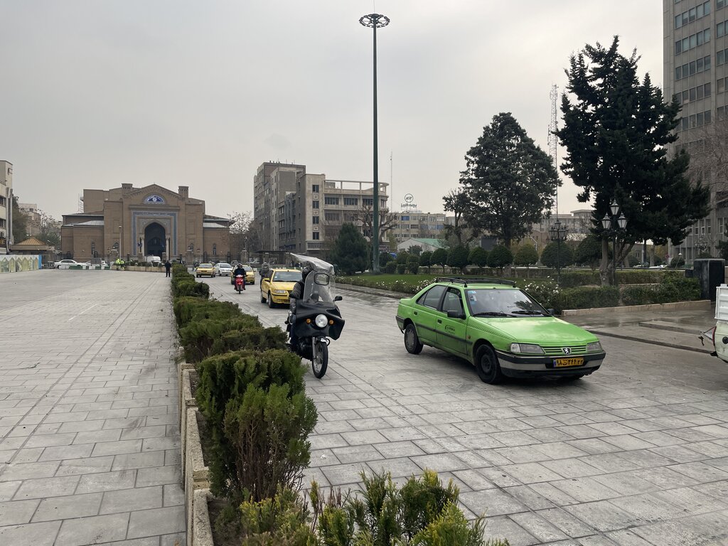 بالاخره بعد از ۲ سال ضلع شمالی میدان امام خمینی(ره) بازگشایی شد