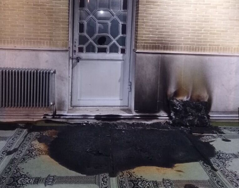 آتش در مسجد