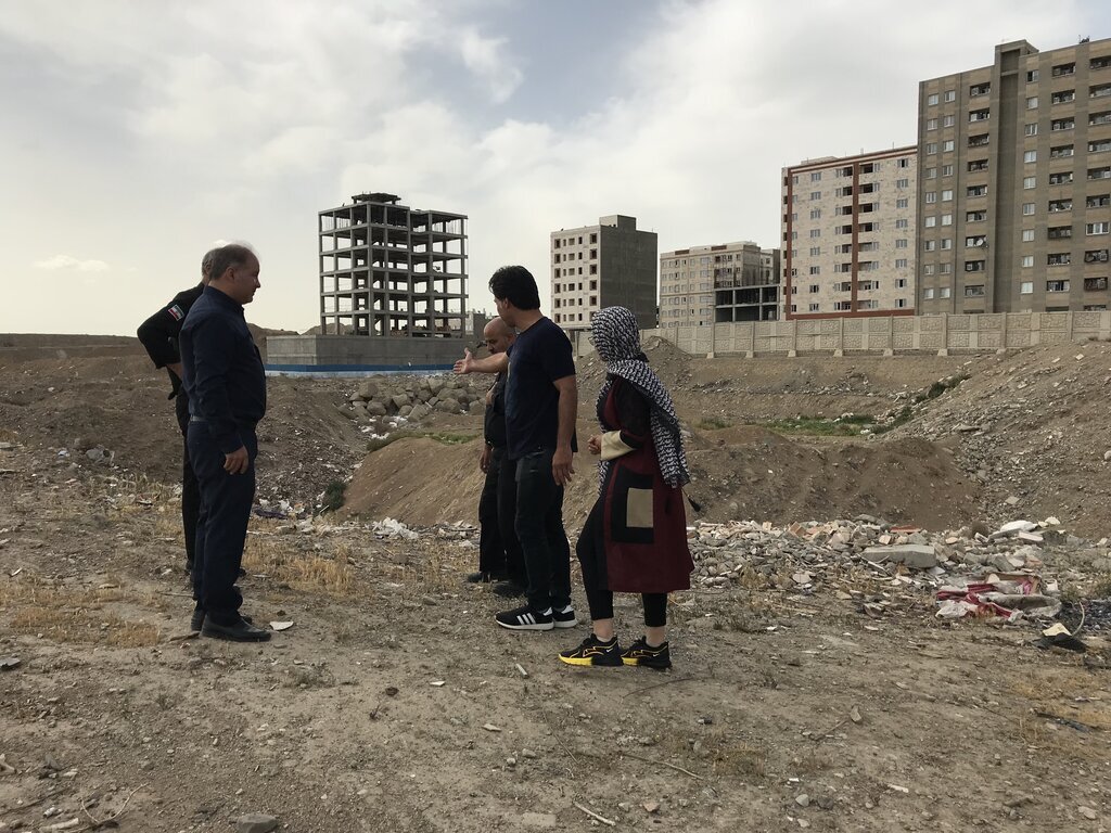 خطر در کمین مجتمعی نوساز در جنوب تهران |  ۷۲۴ واحد مسکونی بدون شبکه فاضلاب و پله اضطراری 