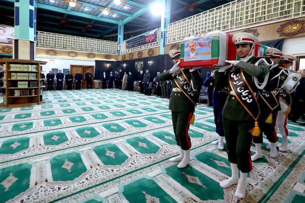 تصاویر ا غمگینترین وزیر رئیسی در سوگ رستم قاسمی ؛مراسم تشییع پیکر وزیر سابق راه در پاستور