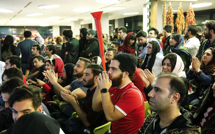 چرا ۴ بازی باقیمانده جام جهانی باید در سینماها نمایش داده شود؟