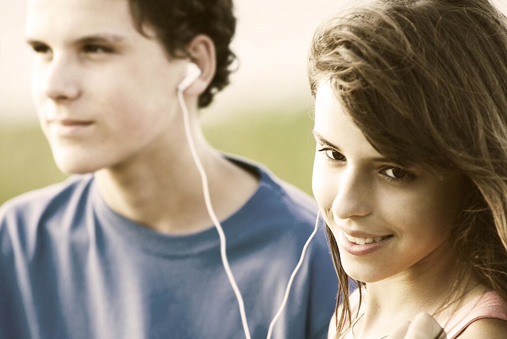 وقتی نوجوان عاشق می‌شود چگونه به او کمک می‌کنید احساساتش را مدیریت کند؟