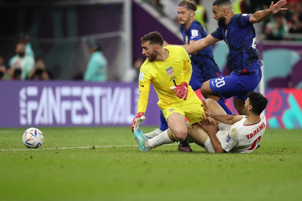 عکس | سقوط مهدی طارمی از ویترین | لحظه‌ای که می‌توانست سند انتقال مهاجم ایرانی به باشگاه بزرگ را امضا کند