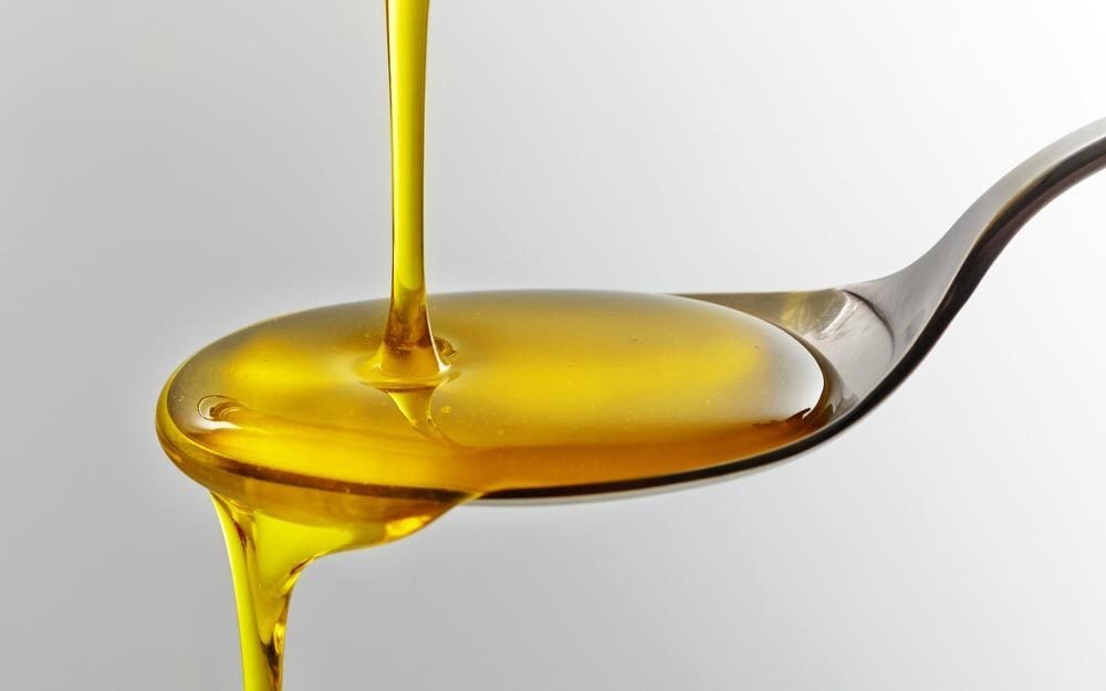 ۹ خاصیت شگفتانگیز روغن کرچک | اگر ورم پا و سلولیت دارید بخوانید