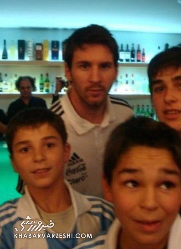 عکسی قدیمی از مسی و چهره محبوب آرژانتینی ها سوژه شد | هوادار و اسطوره بهم رسیدند!