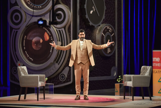 ساخت برنامه فوتبالی توسط یک زن | ویژه برنامه جام جهانی ۲۰۲۲ قطر در شبکه نسیم را این خانم ساخته است