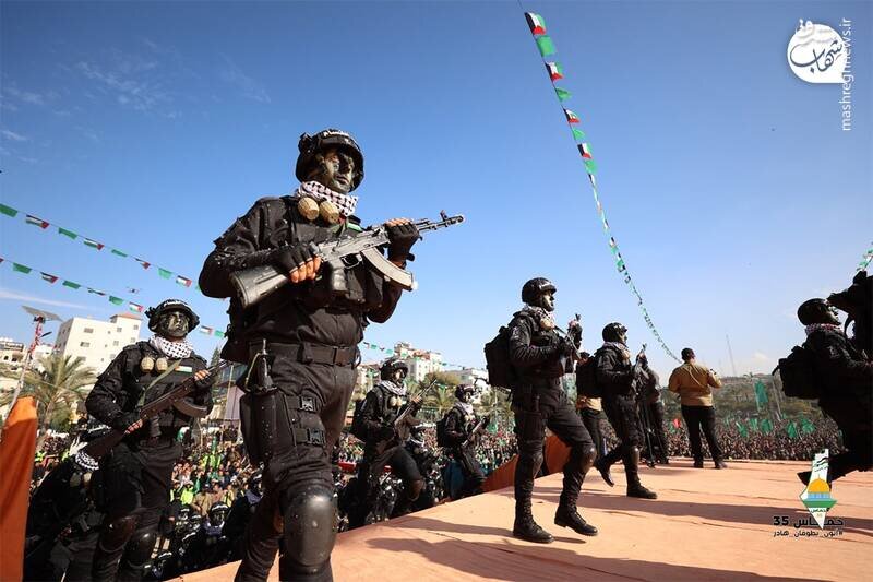 تصاویر ا حماس ۳۵ سالگی اش را در نوار غره جشن گرفت ؛ رزمایش زنان و مردان جریان مقاومت اسلامی فلسطین را ببینید