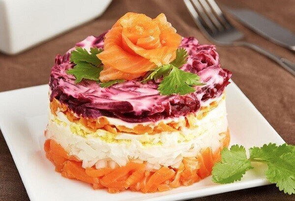 طرز تهیه سالاد لبو و انار قالبی برای شب یلدا