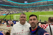 عکس|  ۲استقلالی در کنار اسکوچیچ تماشاگر ویژه نیمه‌نهایی جام جهانی ۲۰۲۲