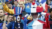 ببینید | لحظه کری‌خوانی‌های جالب هواداران آرژانتین و فرانسه هنگام ورود به ورزشگاه