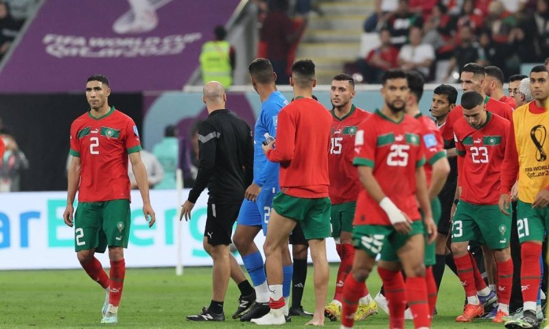 حمله ستاره مراکش به رئیس فیفا در راهروی ورزشگاه | افشاگری از تلاش برای حذف فیلم درگیری اینفانتینو؛ این صحنه‌ها شرم‌آور بود!