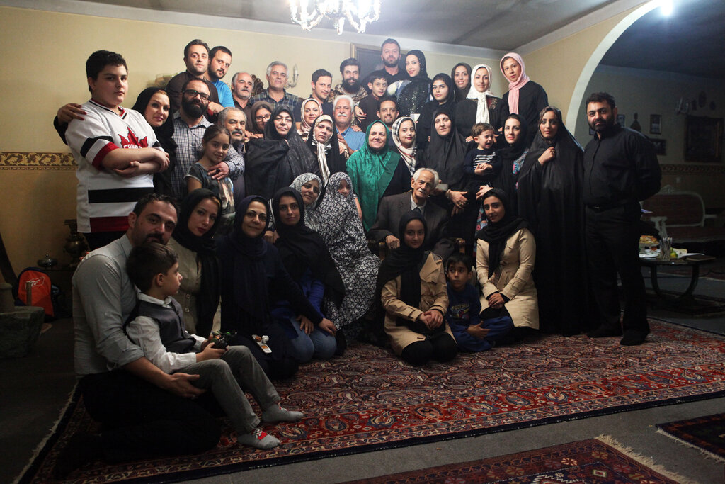 آیین شب یلدا در۳ده بزرگ غرب پایتخت | از قصه هزار و یک شب پونک تا غذا برون فرحزاد