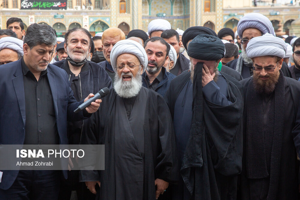 تصاویر ا بیتابی و اشکهای جمعی از علمای قم در مراسم تشییع ایت الله روحانی