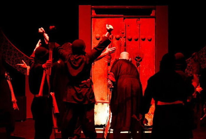 استقبال از ماجرای هتل کوچکی که پذیرای مسافران مسلمان از کشورهای مختلف است | تئاتر بعد از مدتها رکورد زد