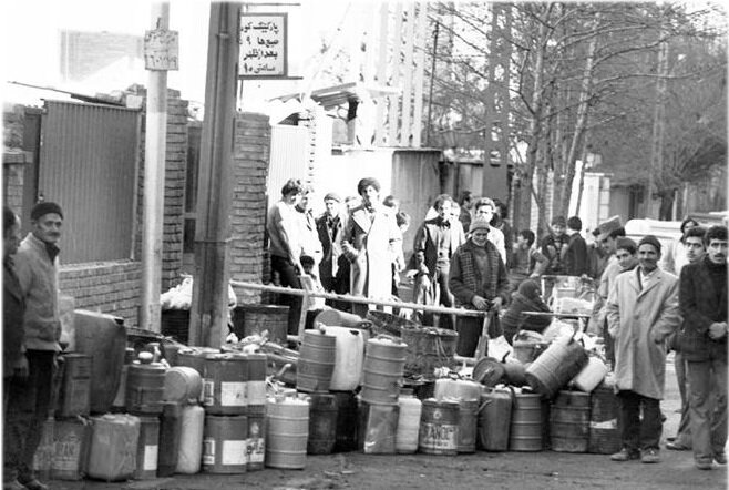 تصاویر | صفهای نفت در تهران قدیم