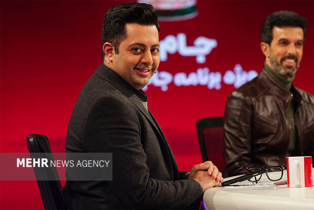 وقتی بازی فینال سینمایی می شود| کلکل مسی و امباپه با چاشنی چای و تخمه| «آقاجواد» وایرالش کن!