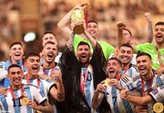 عکس | کیت آرژانتین بعد از قهرمانی در جام جهانی |‌ نام و شماره ستاره محبوب روی لباس جدید حک شد