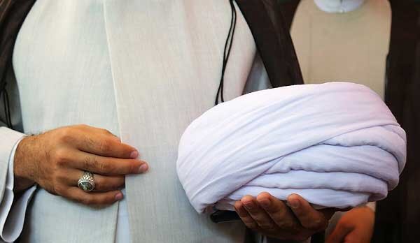 دیکتاتوری شکلاتی | تفاوت اظهارات علی دایی درباره سارق قمه بهدست جواهراتش و حمله قمه بهدست ها به دیگران | چادریها را بیرون کنید! | فحش بده وگرنه...