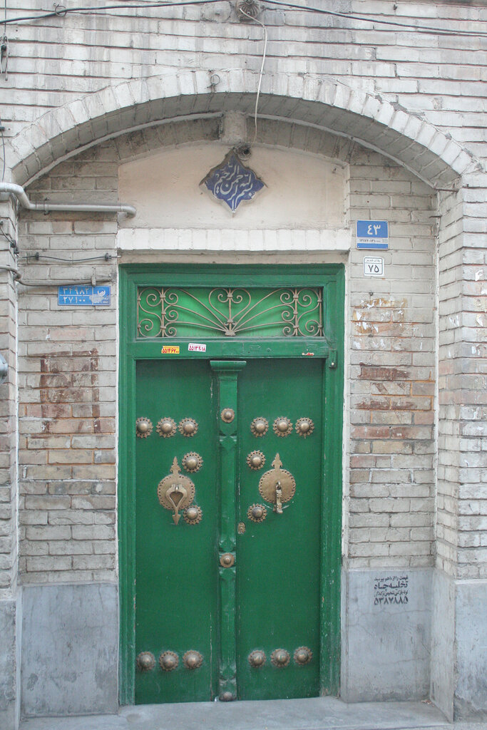 «زن زیادی» در این خانه بال و پر گرفت