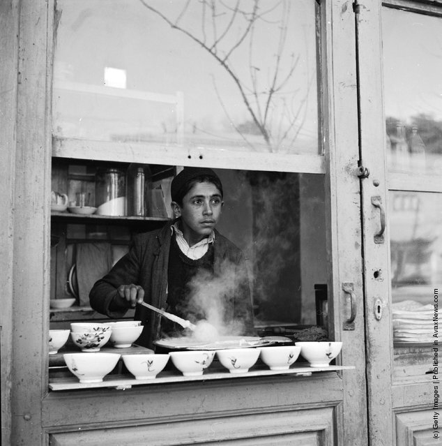 تصاویر| این غذاهای بازاری در تهران قدیم رونق داشت | چگونه چلوکباب معروف در حمام طبخ شد؟ 