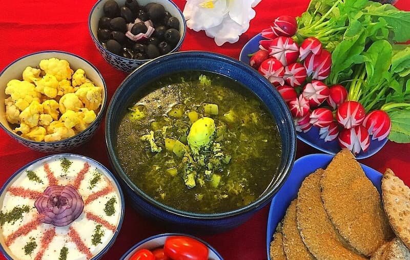 شام چی بپزم ؟ | لیست انواع غذا برای شام ؛ این غذاها ساده و ارزان هستند | بهترین زمان خوردن شام چه موقع است ؟