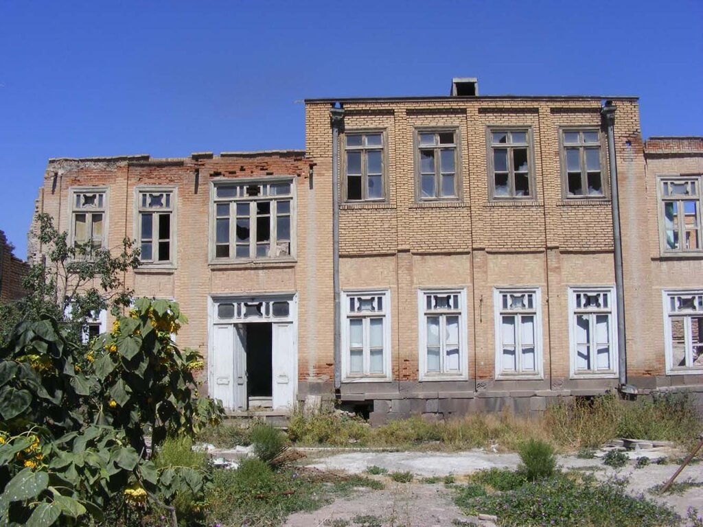 ماجرای تابلو ۵۸۹متری در یک خانه قدیمی | ملکی که تاجر نیکوکار ارمنی وقف فعالیتهای فرهنگی کرد