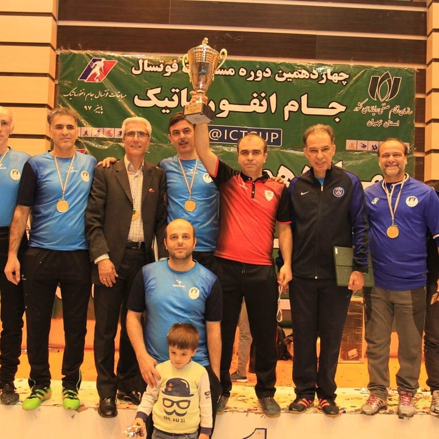 سنت ماندگار بچههای فوتبالی کوچه دلشاد