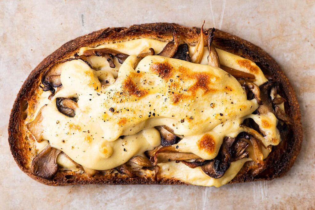 Eggplant and mushroom toast - تست بادمجون و قارچ - تست بادمجان - غذا با بادمجان - غذای ساده - غذا برای شام