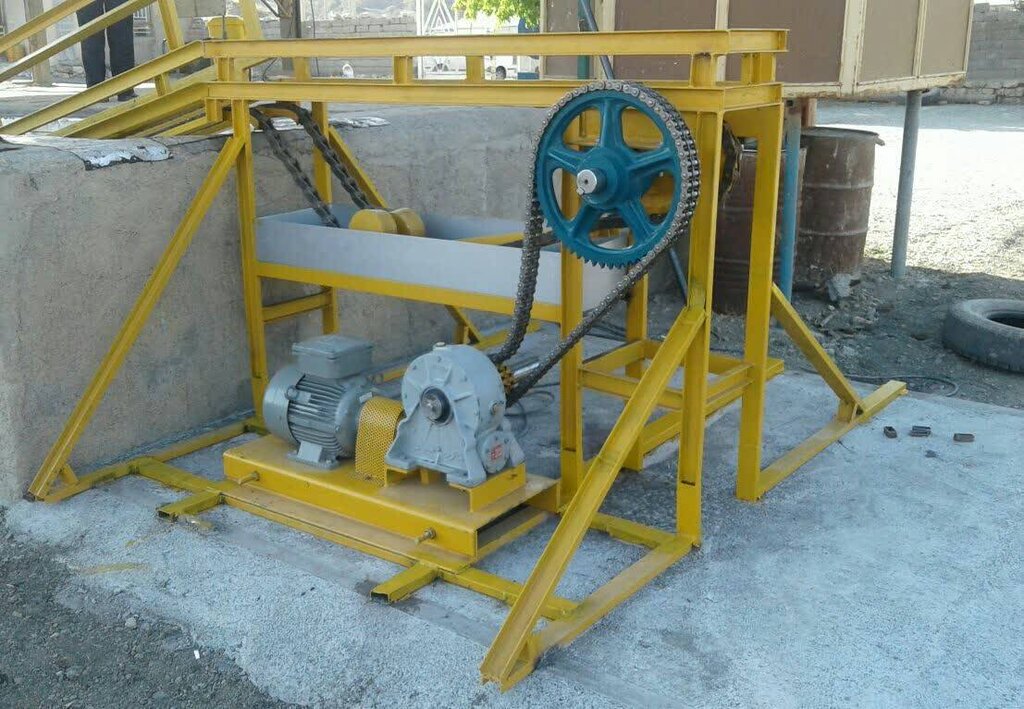 قهرمان محله | صرفه اقتصادی ۳۶۰میلیوندلاری با اختراع جوان تهرانی | دستگاه جلوگیری از تبخیر بنزین؛ برای اولینبار در جهان | ایران بهشت من است