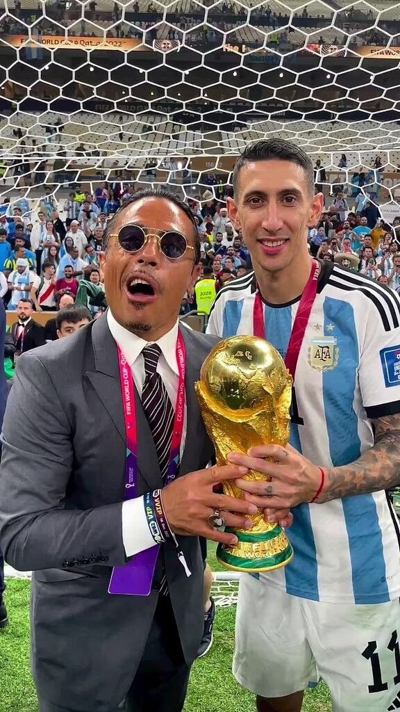 حاشیه های بی پایان حضور مهمان ناخوانده در جشن قهرمانی جام جهانی | اینفانتینو به رفیق‌بازی متهم شد!