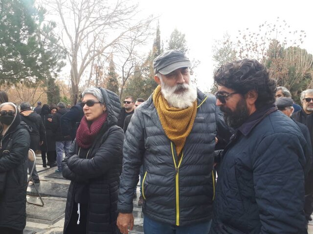 تصاویر | خاکسپاری جلیل فتوحینیا در قطعه هنرمندان